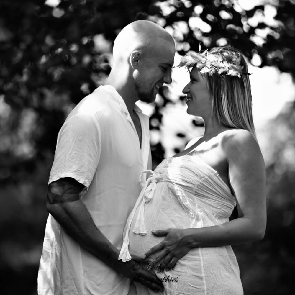 Photo femme enceinte en extérieur Ariège (09)