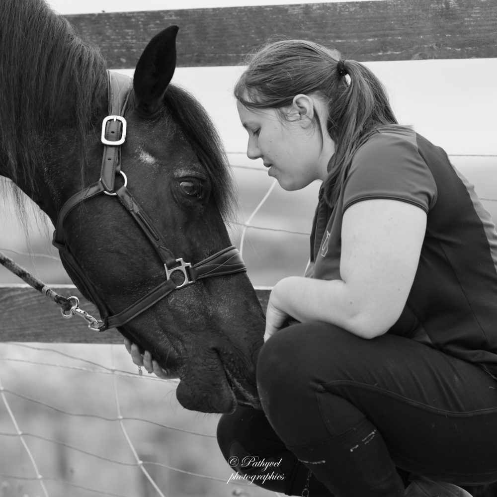 Photo de cheval et cavalière Ariège (09)